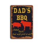 Metalen wandbord Dad's BBQ Stand back! Dad will grill it all!